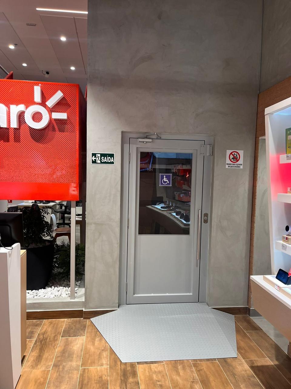 Plataforma de Acessibilidade Cabinada